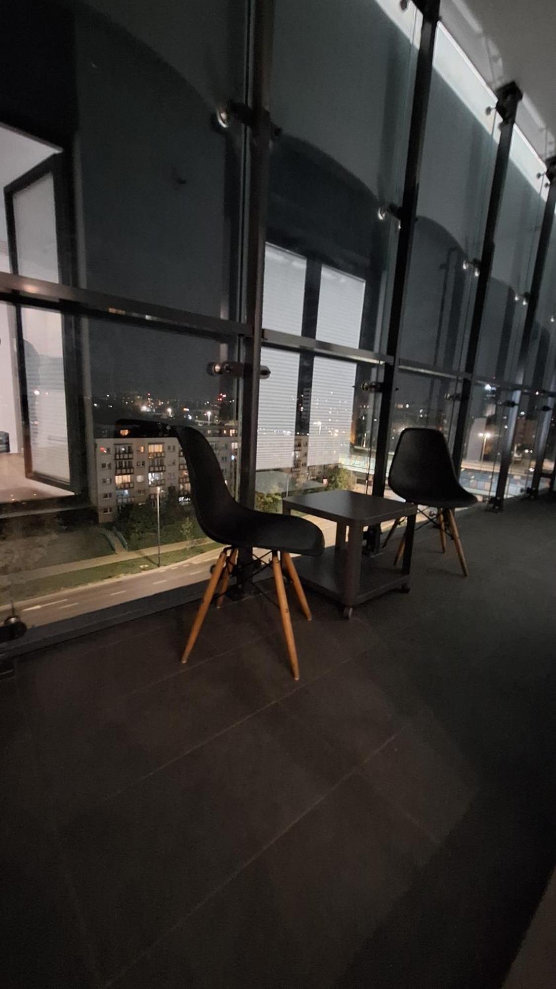 Big City Life Apartments - Bliska Wola Tower A Warsaw Exterior photo